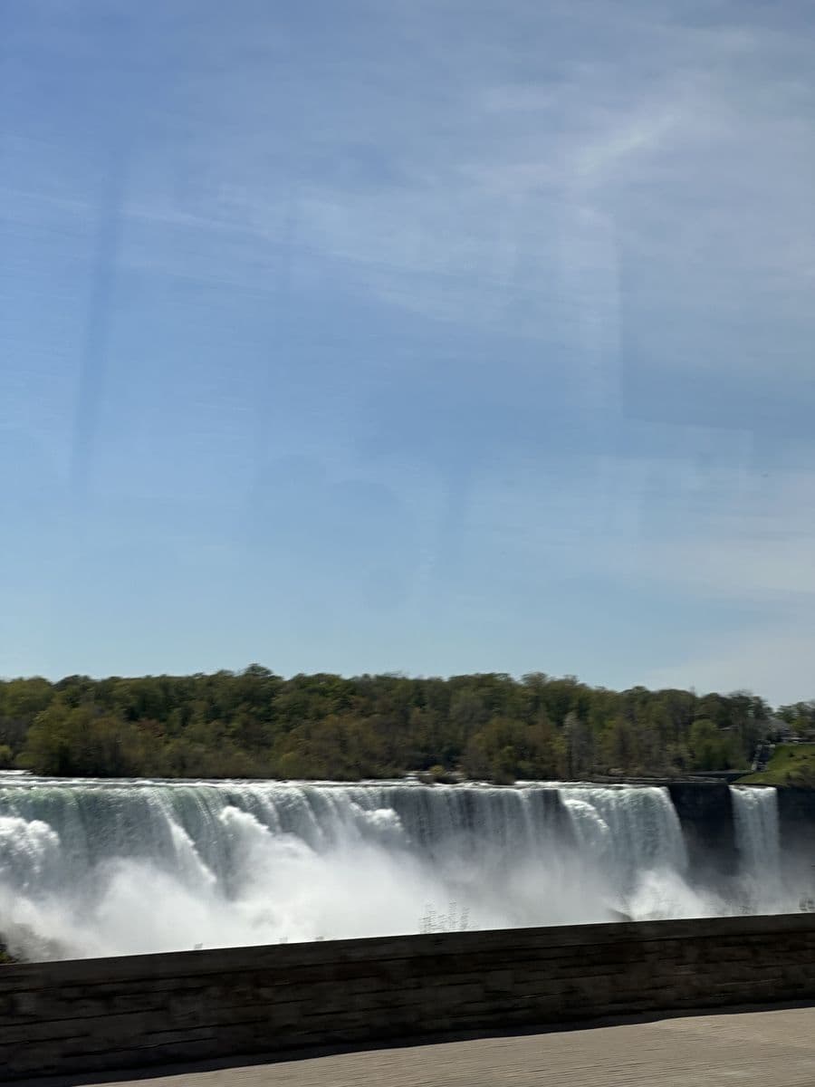 Souvenir du jour 12 — Les chutes du Niagara & Retrouvailles